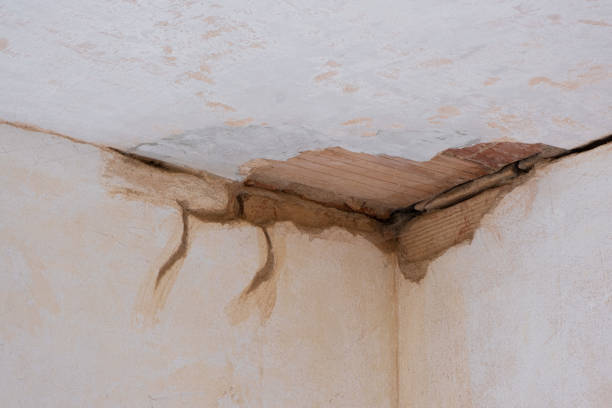 Water damage restoration process in Burtonsville, MD